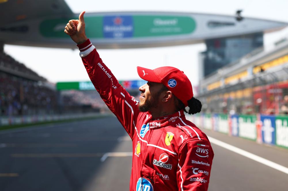 今天是北京时间2025年12月10日星期三，欢迎收看早报！