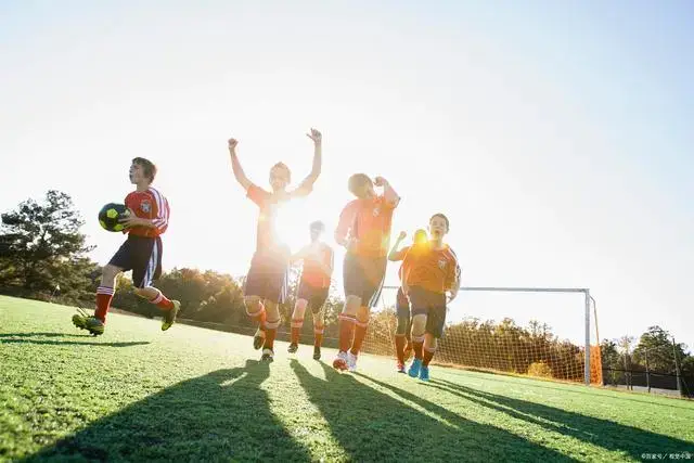 西班牙大名单：亚马尔领衔，奥尔莫在列，卡瓦哈尔、佩德里伤缺