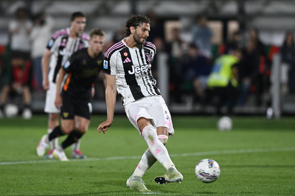 官方：大罗、托蒂等名宿担任世界杯赛程公布仪式嘉宾